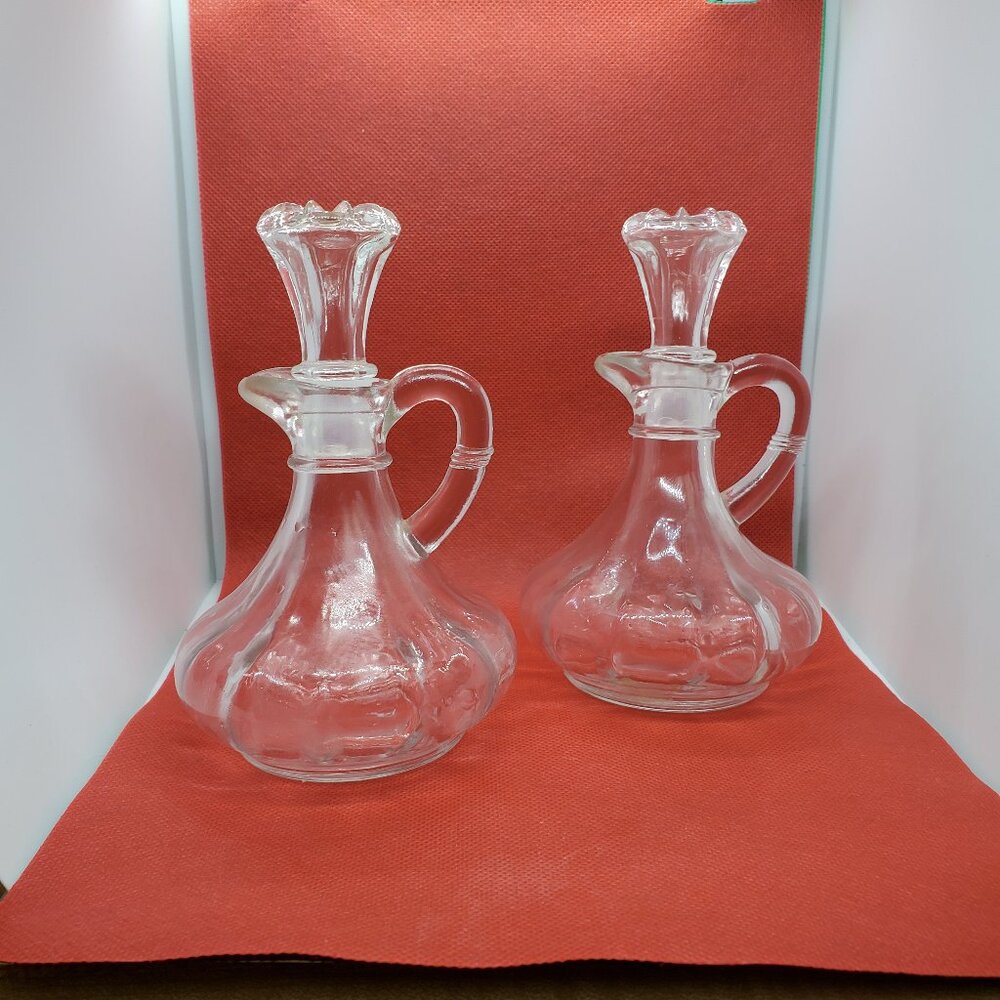 Vintage 5 1/2" Anchor Hocking Glass Cruet w/Stopper, One-finger Loop Handle, Oni